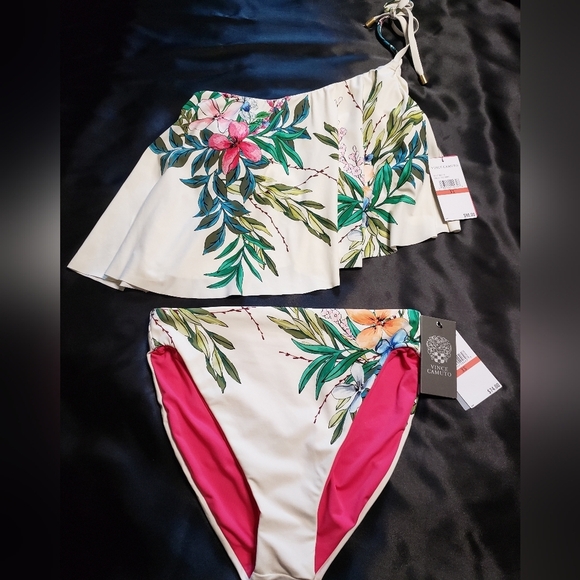 Vince Camuto Other - Vince Camuto NWT XS One Shouldered Ruffle Floral Bikini